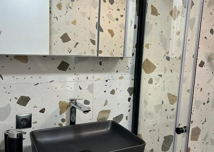 αναστασιάδης εε *